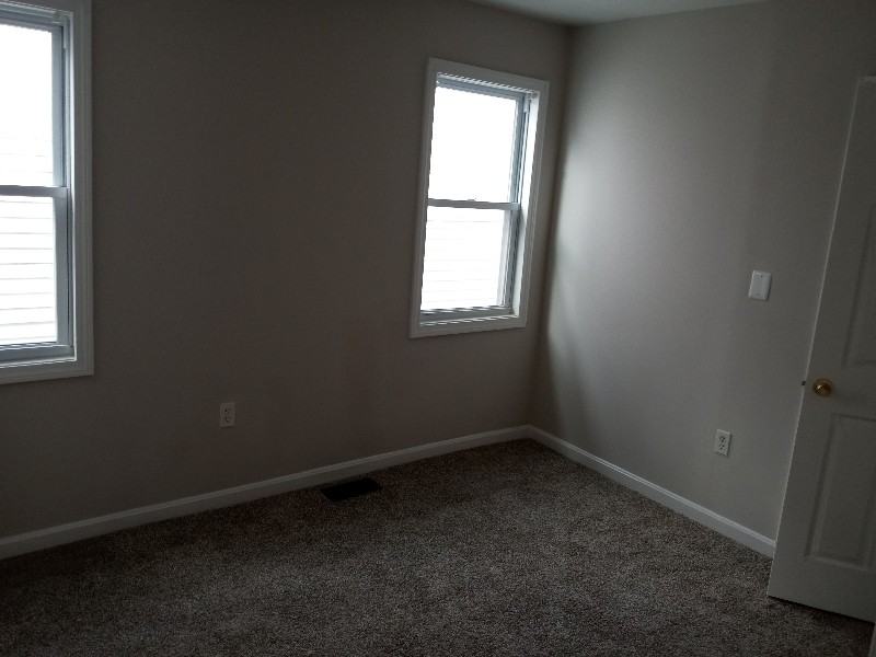 249 E Merrimack St #2ndFL - Photo 4 of 10