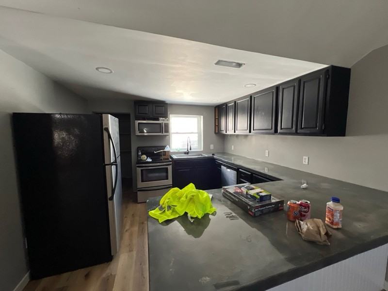 383 Stewart Rd N - Photo 2 of 10