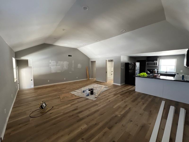 383 Stewart Rd N - Photo 4 of 10