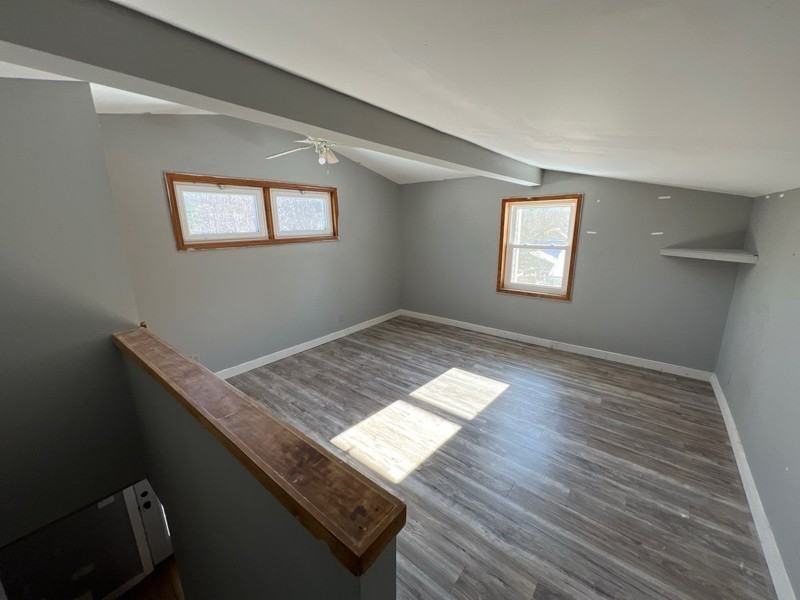 383 Stewart Rd N - Photo 5 of 10