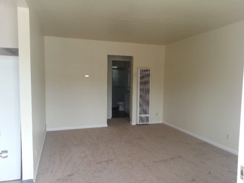 914 College Dr #7 - Photo 3 of 6