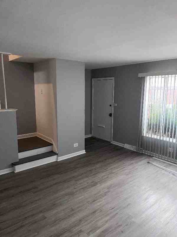 5055 W Gladys Ave #E - Photo 3 of 21