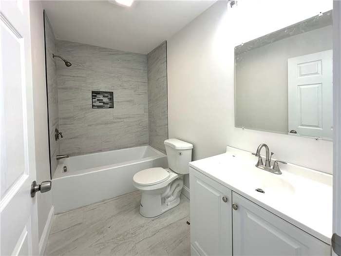 34 Harold St #B - Photo 4 of 11