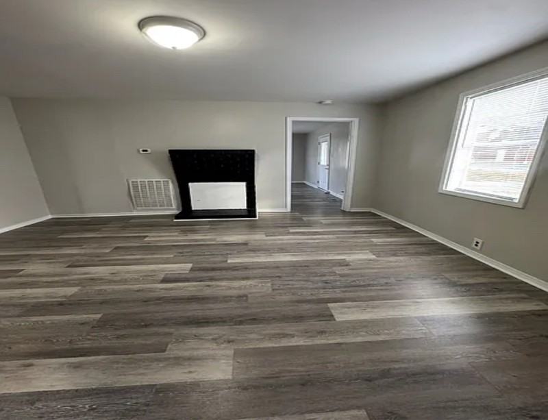 8241 Colquitt St - Photo 3 of 6