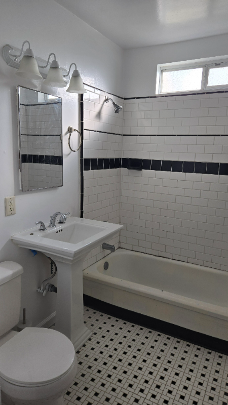 2614 16th St - Photo 4 of 10