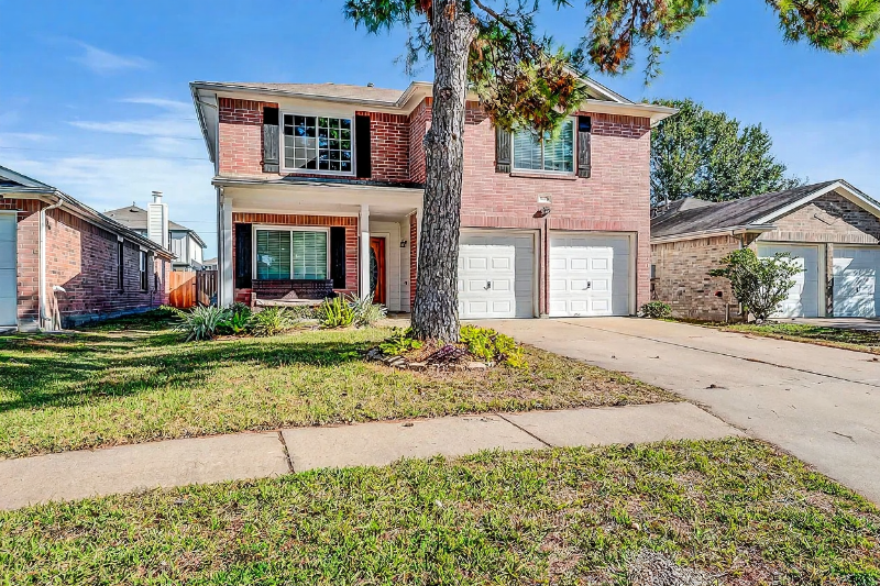 19310 Wading River Dr - Photo 2 of 20