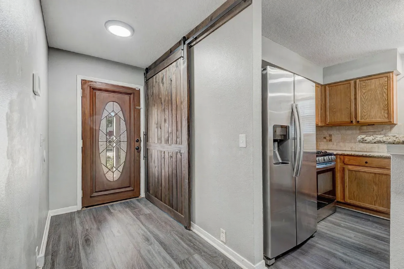 19310 Wading River Dr - Photo 3 of 20