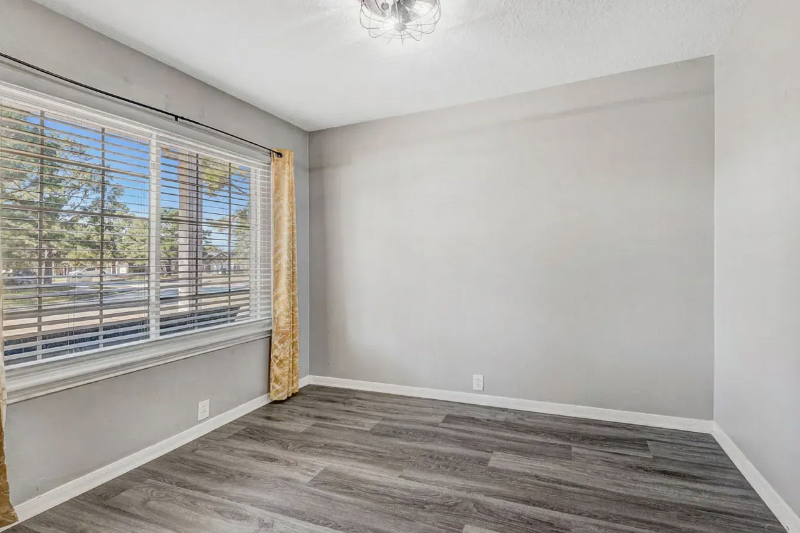 19310 Wading River Dr - Photo 4 of 20