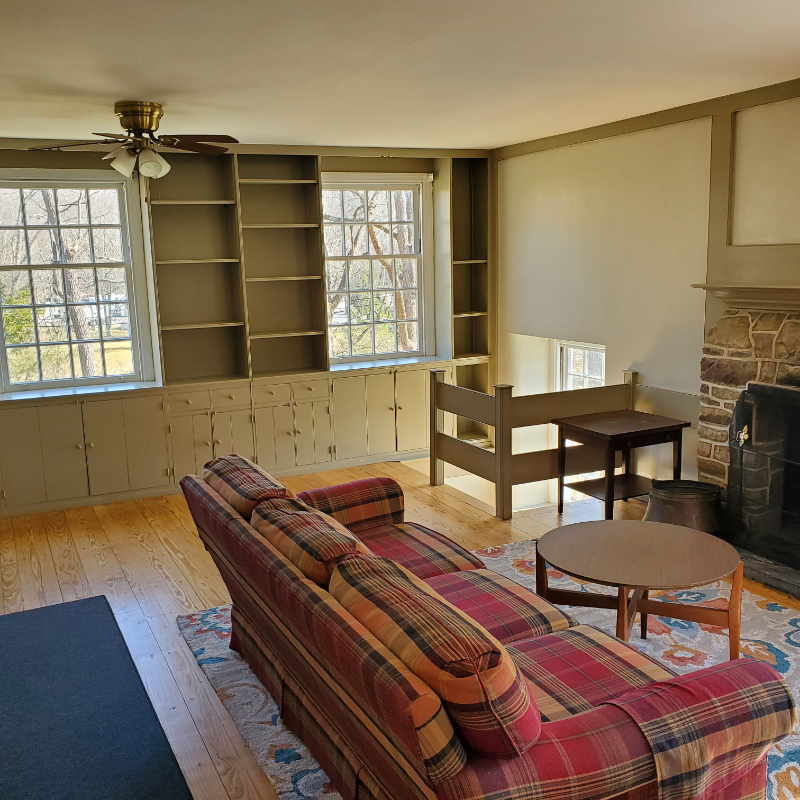 1098 Creek Rd - Photo 3 of 7