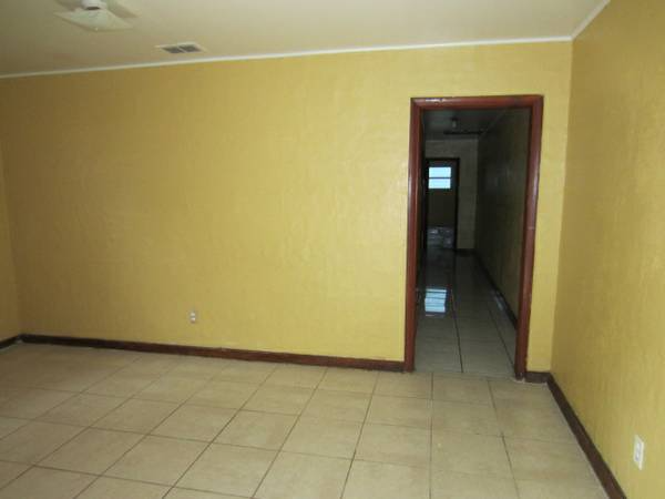 725 Efferson St - Photo 5 of 15