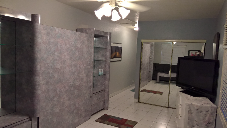 1948 Roosevelt St - Photo 5 of 15