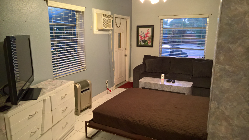 1948 Roosevelt St - Photo 7 of 15