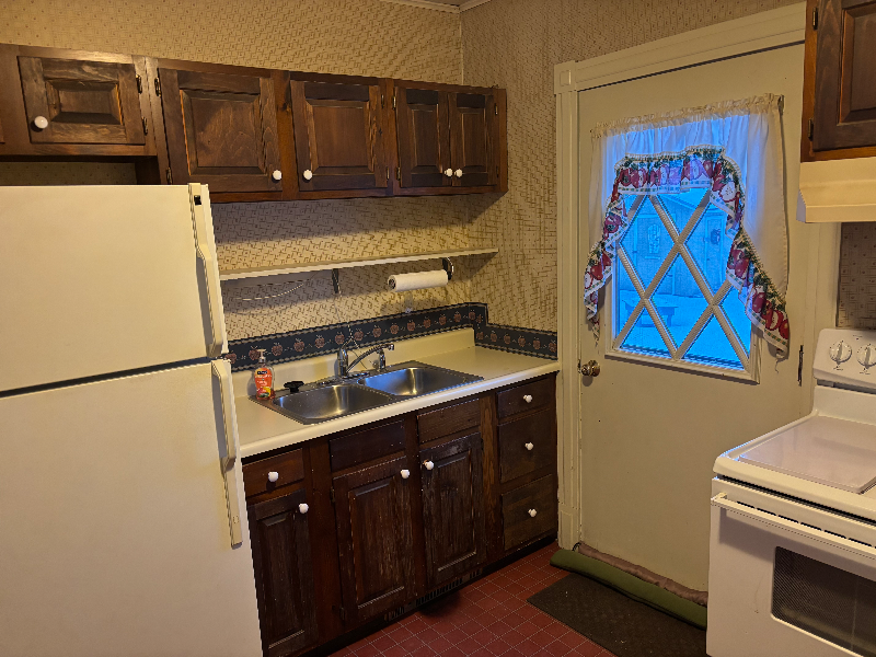 46 Court St #1 - Photo 2 of 8