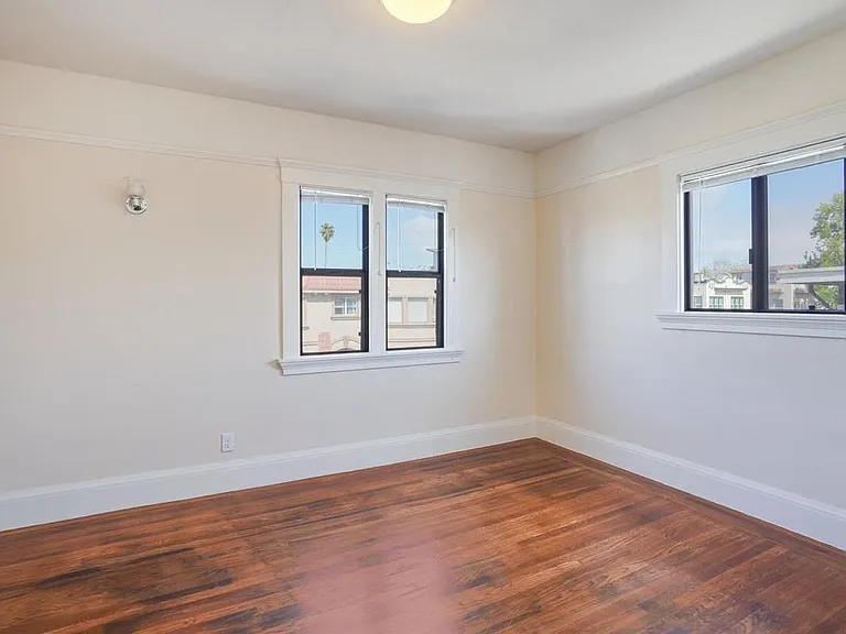 315 E 15th St #319 - Photo 7 of 10