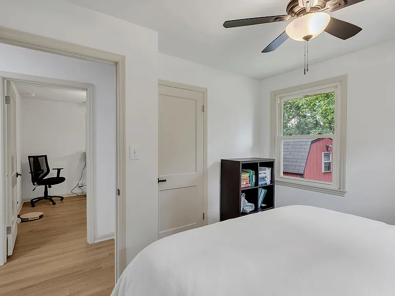 457 Ewing Ln - Photo 4 of 19