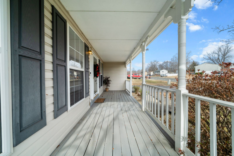 13810 Mapledale Ave - Photo 2 of 20