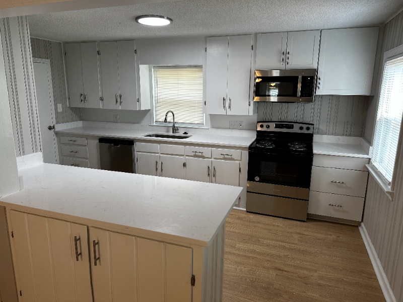 6328 Robinhood Rd - Photo 4 of 13