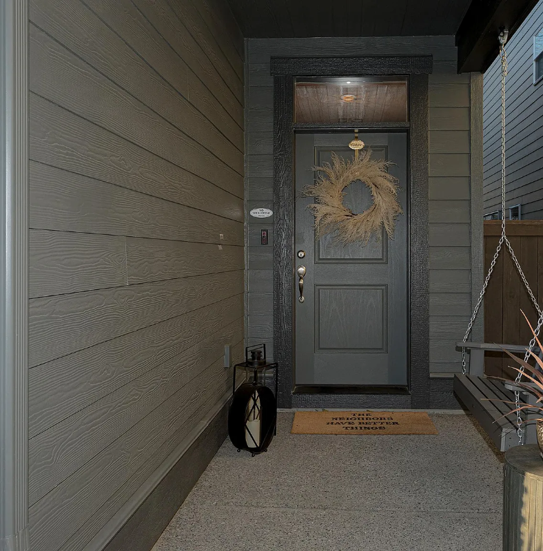 7332 Ne 67th St - Photo 2 of 11