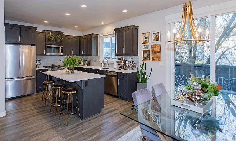 7332 Ne 67th St - Photo 3 of 11