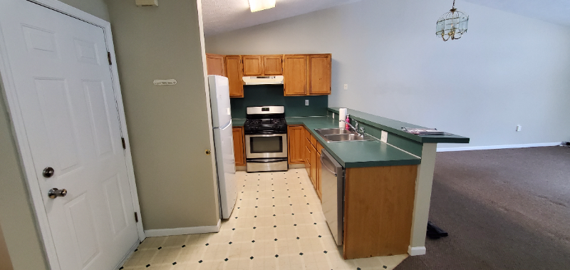 3613 Newcastle Dr Se #B - Photo 4 of 12