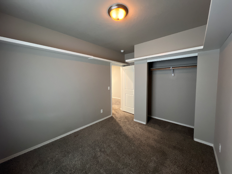 5611 S Zabo Rd - Photo 3 of 18