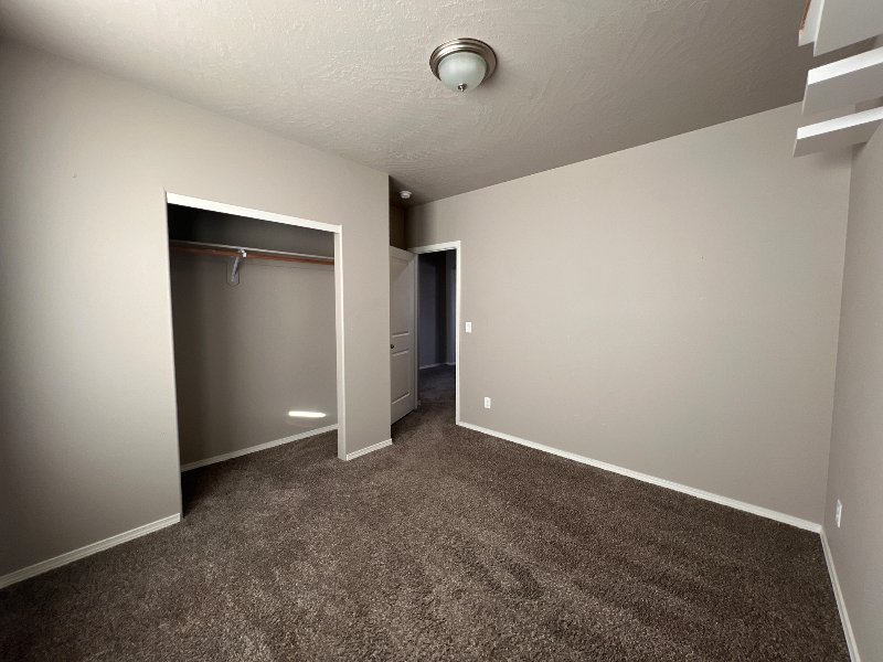 5611 S Zabo Rd - Photo 4 of 18