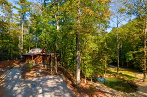 featured image of 250 Lovell Ln