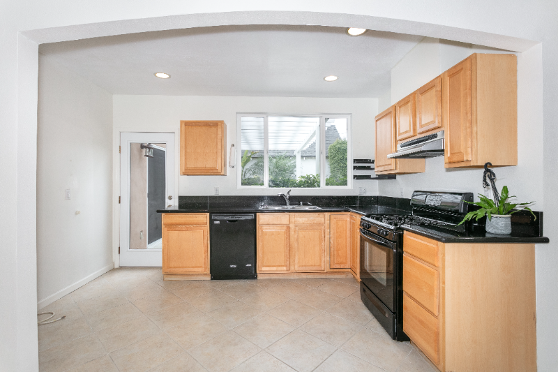 326 N Naomi St - Photo 5 of 11