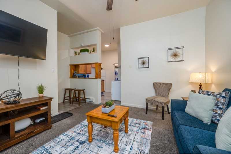 612 W Market St #1stFLFRONT - Photo 3 of 20