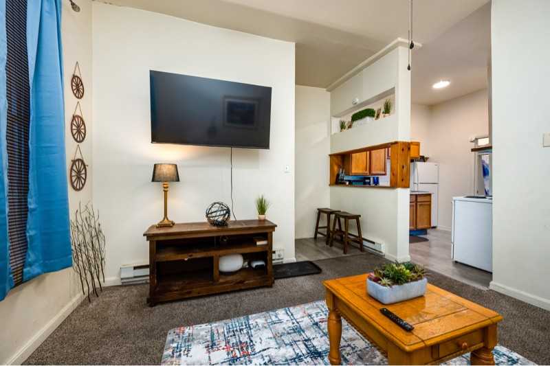 612 W Market St #1stFLFRONT - Photo 5 of 20