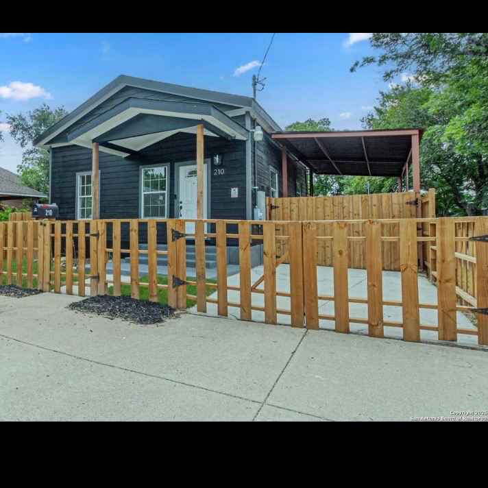 210 N San Jacinto St #1