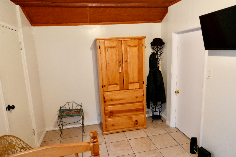 1866 El Sereno Ave - Photo 4 of 16