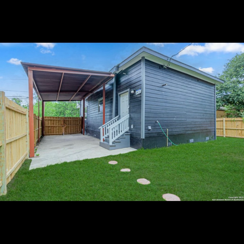 210 N San Jacinto St #2 - Photo 2 of 12