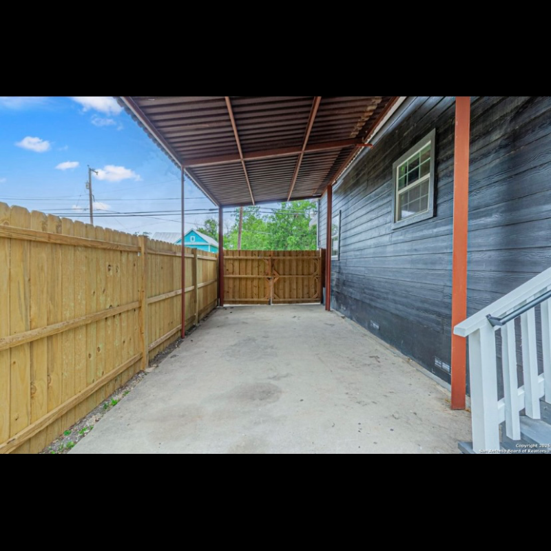 210 N San Jacinto St #2 - Photo 3 of 12