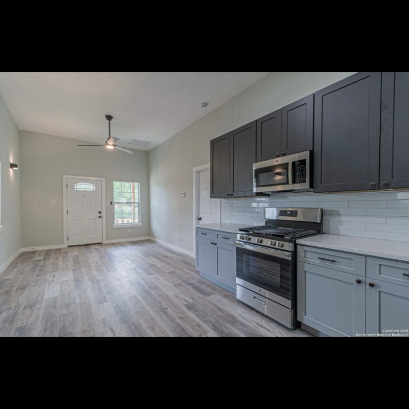 210 N San Jacinto St #2 - Photo 5 of 12