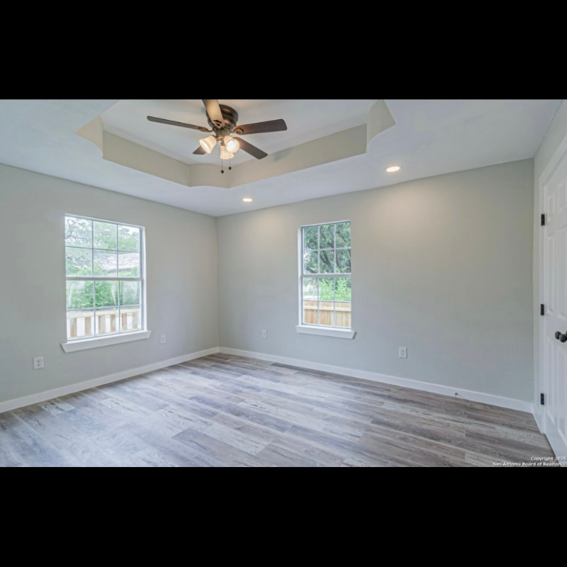 210 N San Jacinto St #2 - Photo 6 of 12