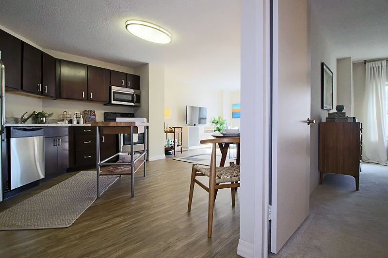 9 W Chestnut St - Photo 3 of 18