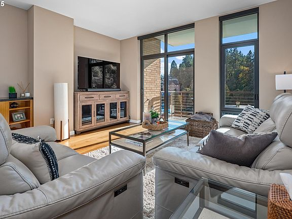 2351 Nw Westover Rd - Photo 3 of 15