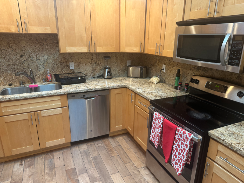 648 Arrowhead Dr - Photo 2 of 9