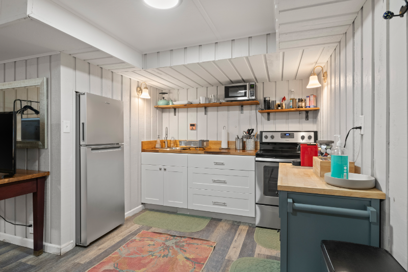 540 E Pine St #B - Photo 4 of 16