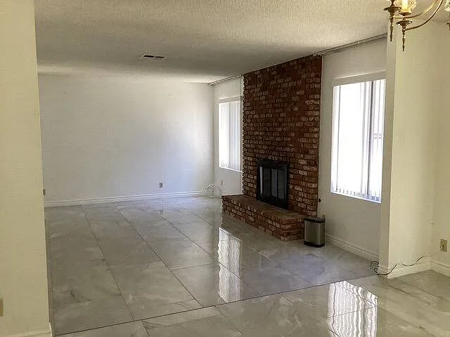 540 Fairway Dr - Photo 4 of 10