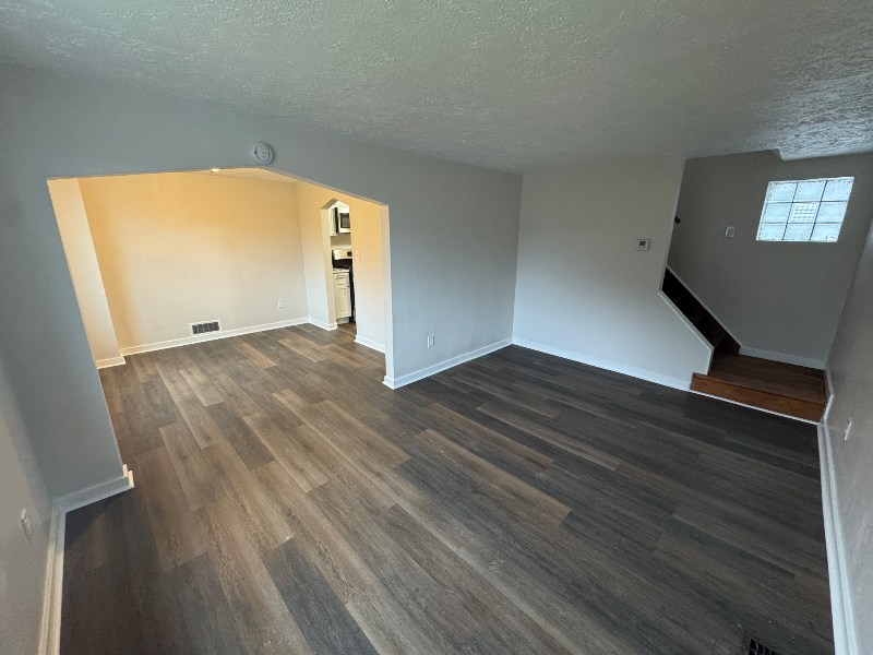 416 Oak St - Photo 3 of 20