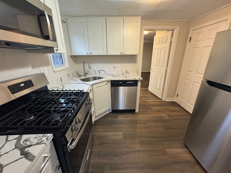 416 Oak St - Photo 6 of 20