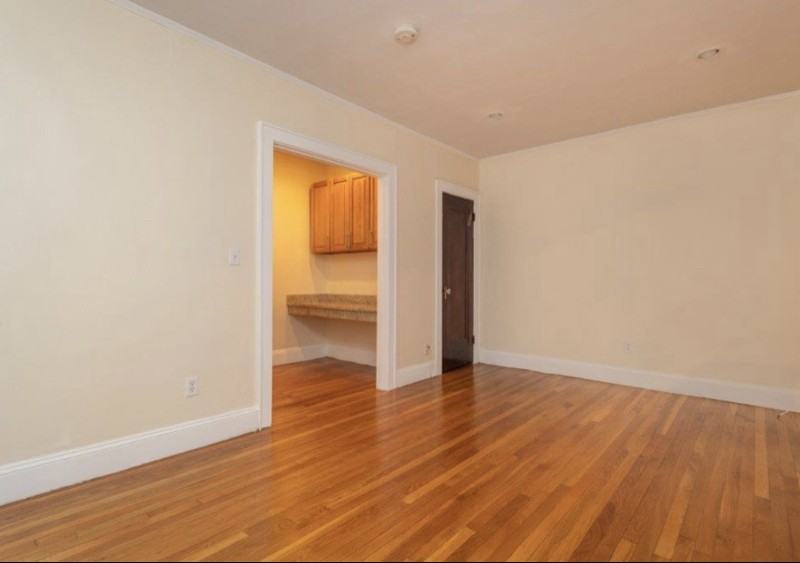 136 Highland Ave - Photo 5 of 6