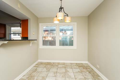 10117 S California Ave - Photo 2 of 8