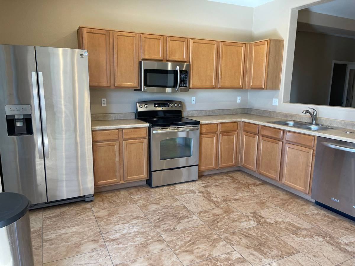 17065 W Marconi Ave - Photo 3 of 10