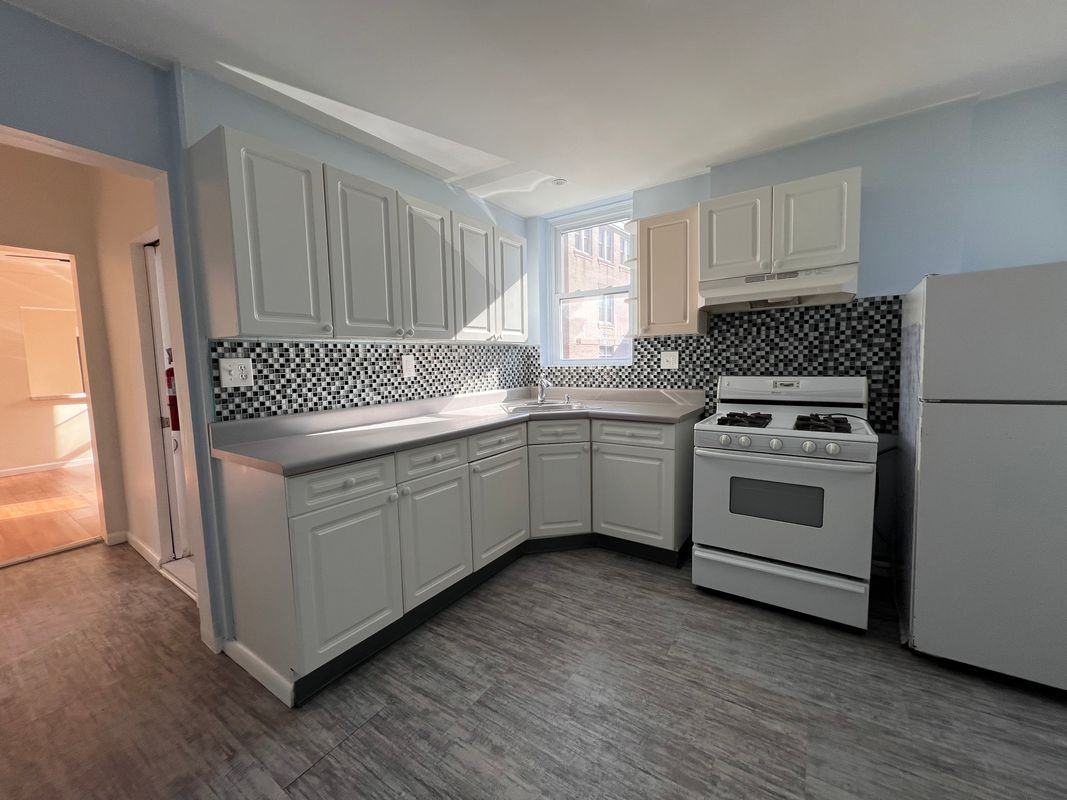 1101 43rd St ##1 - Photo 3 of 14