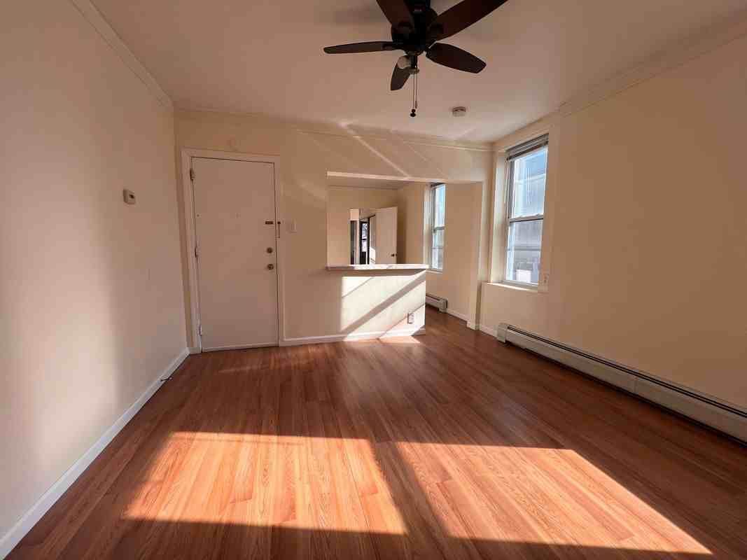 1101 43rd St ##1 - Photo 5 of 14