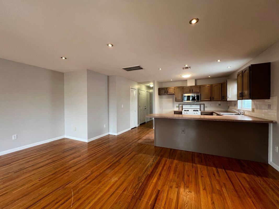 33 Mcadoo Ave ##3 - Photo 3 of 19