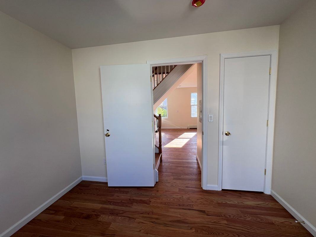 409 41st St ##B3 - Photo 3 of 16